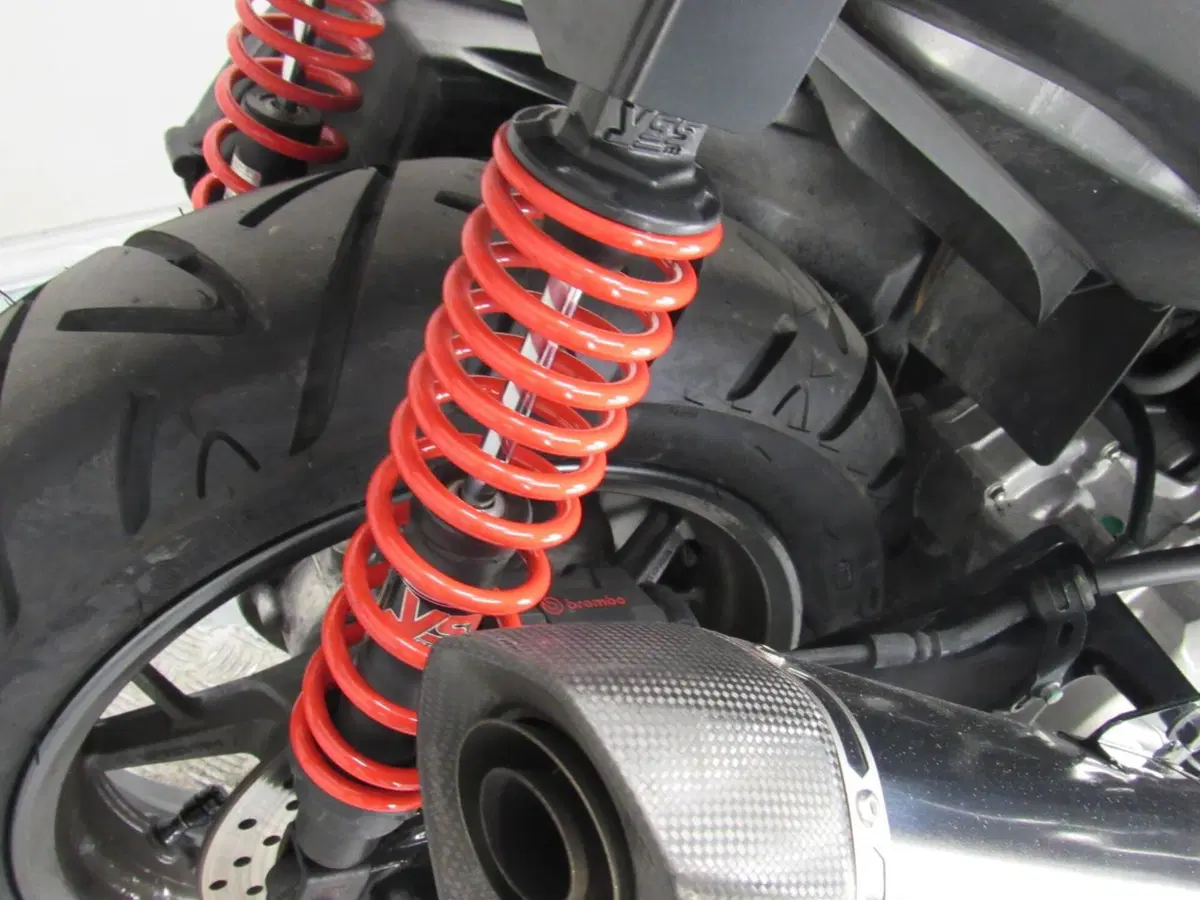 Yamaha X-Max 300 Tech Max (2021 - 24) (13)