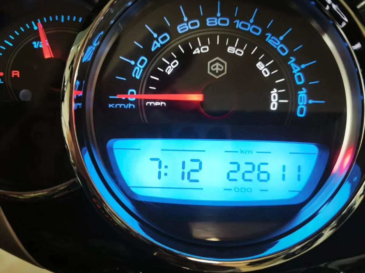 Piaggio Beverly 300 i.e. ABS-ASR (2016 - 20) (5)
