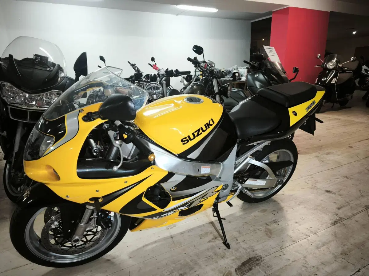 Suzuki GSX R 750 (1999 - 03) (3)