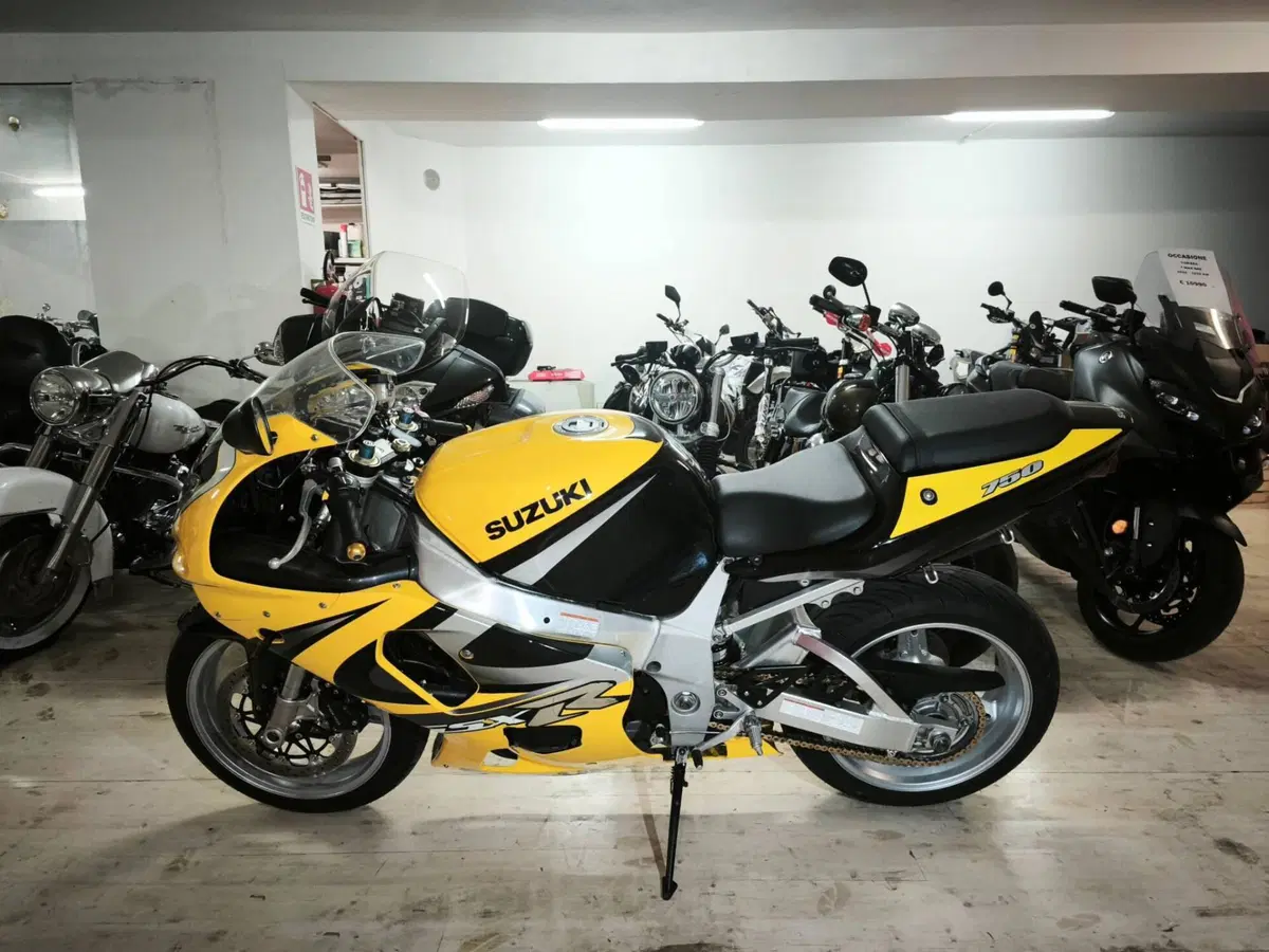 Suzuki GSX R 750 (1999 - 03) (4)