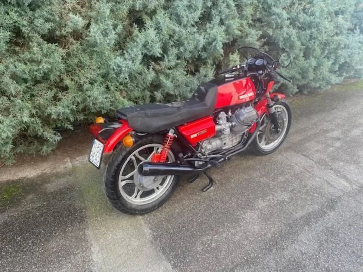 Moto Guzzi LE MANS 1 (3)