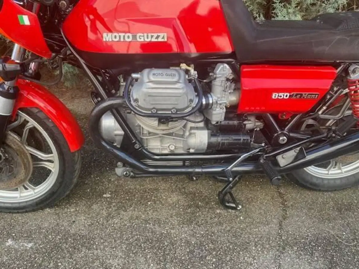 Moto Guzzi LE MANS 1 (11)
