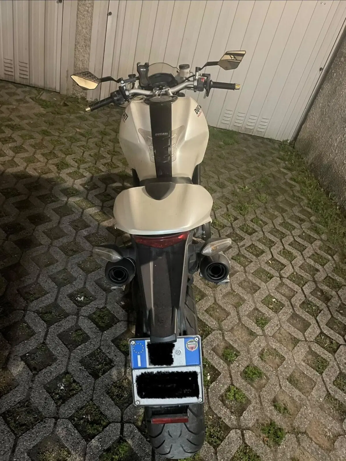 Ducati Monster 1100 S (2009-10) (2)