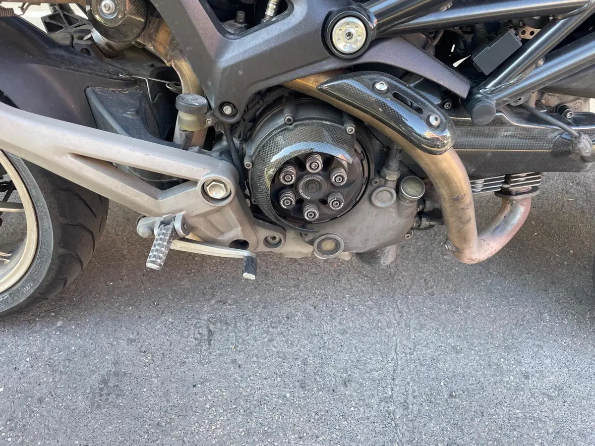 Ducati Monster 1100 S (2009-10) (6)