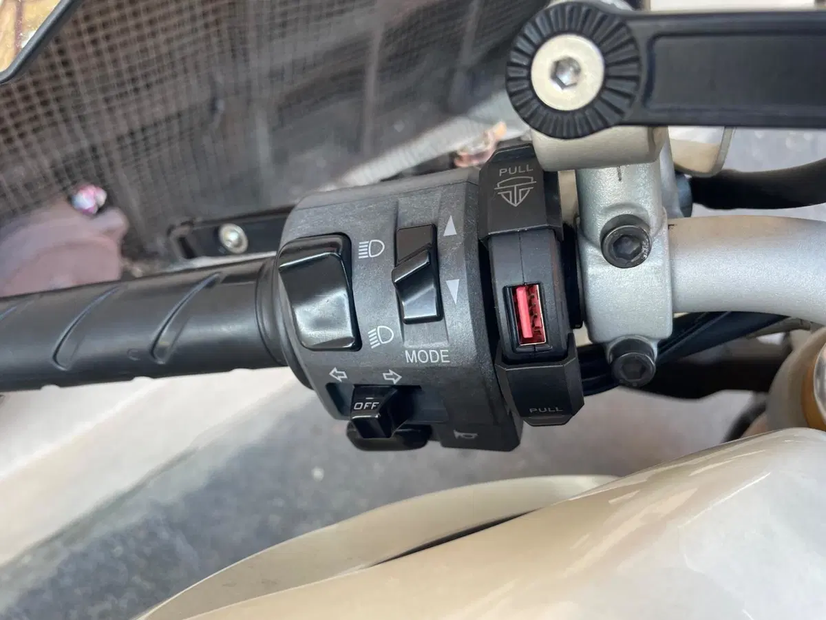 Ducati Monster 1100 S (2009-10) (9)