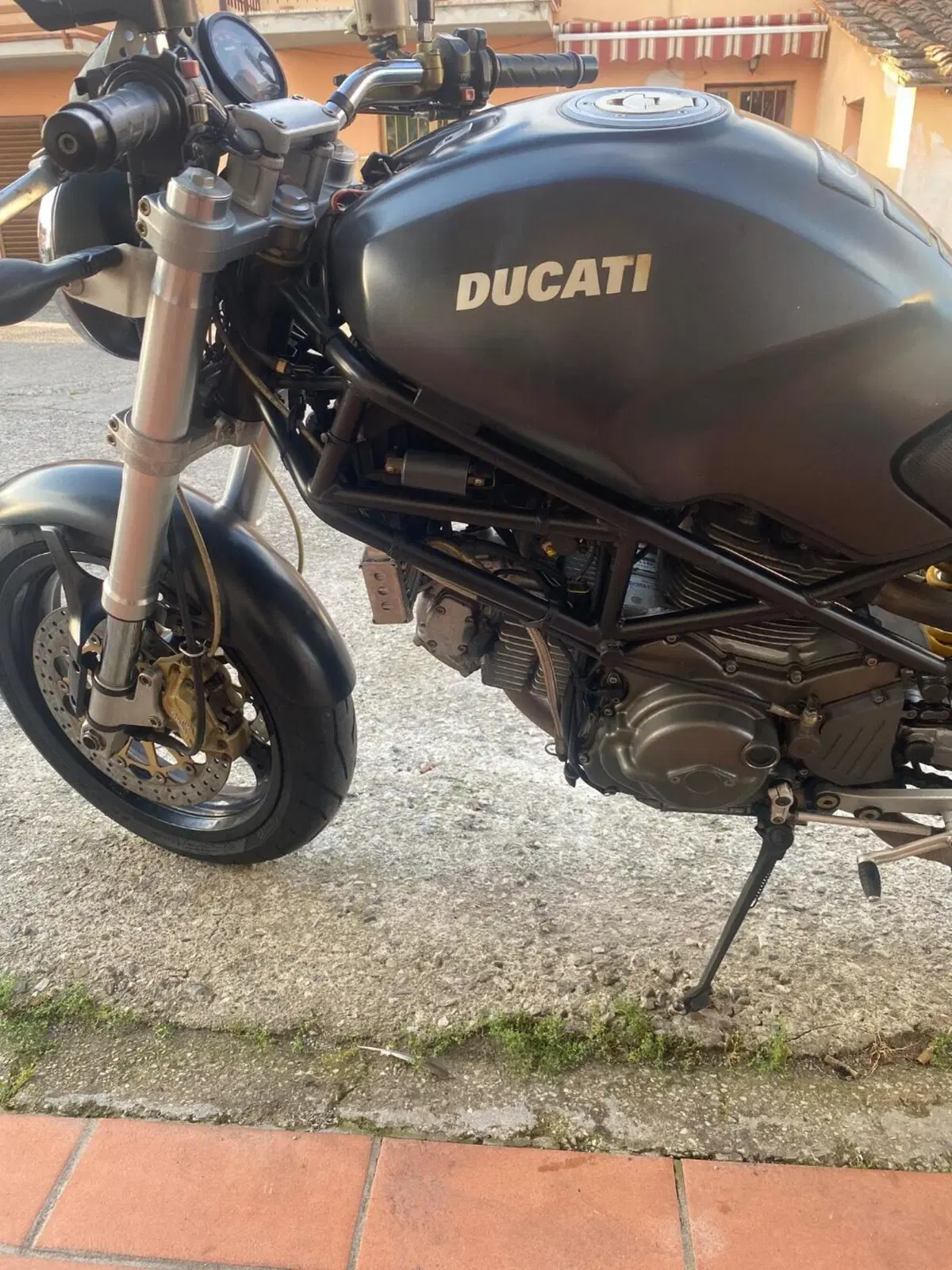 Ducati Monster 900 City Dark I.E. (1999 - 02) (2)