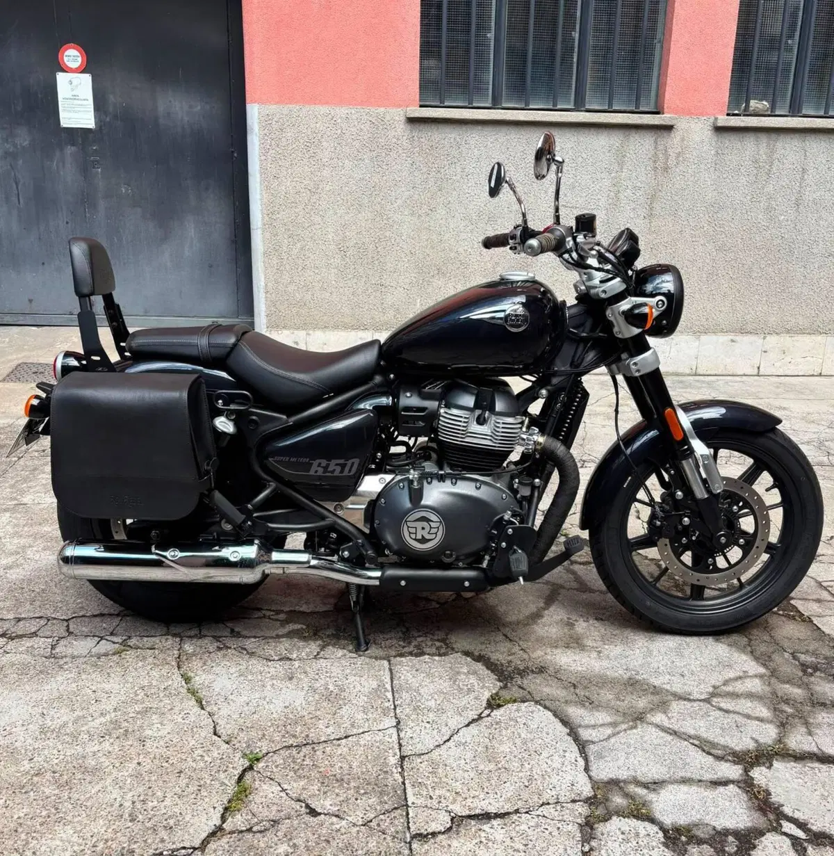 Royal Enfield Super Meteor 650 (2023 - 26) (2)