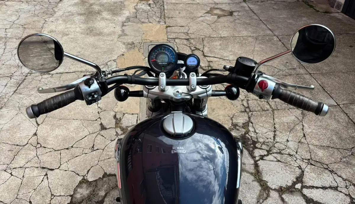 Royal Enfield Super Meteor 650 (2023 - 26) (3)