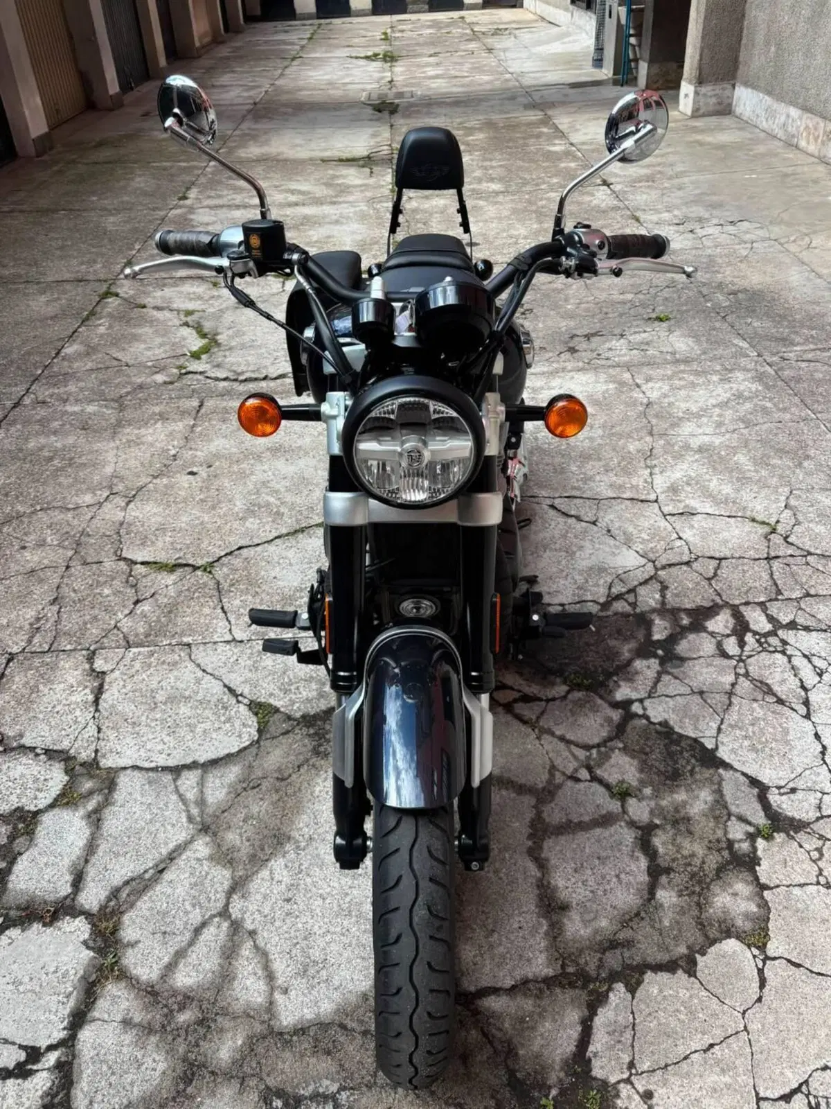 Royal Enfield Super Meteor 650 (2023 - 26) (5)