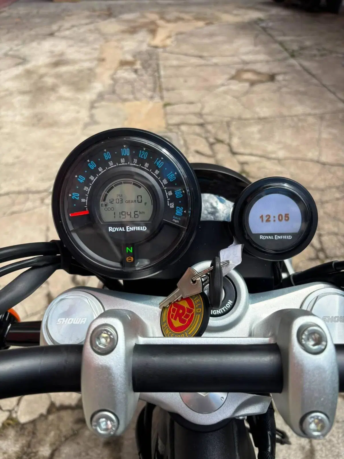 Royal Enfield Super Meteor 650 (2023 - 26) (6)