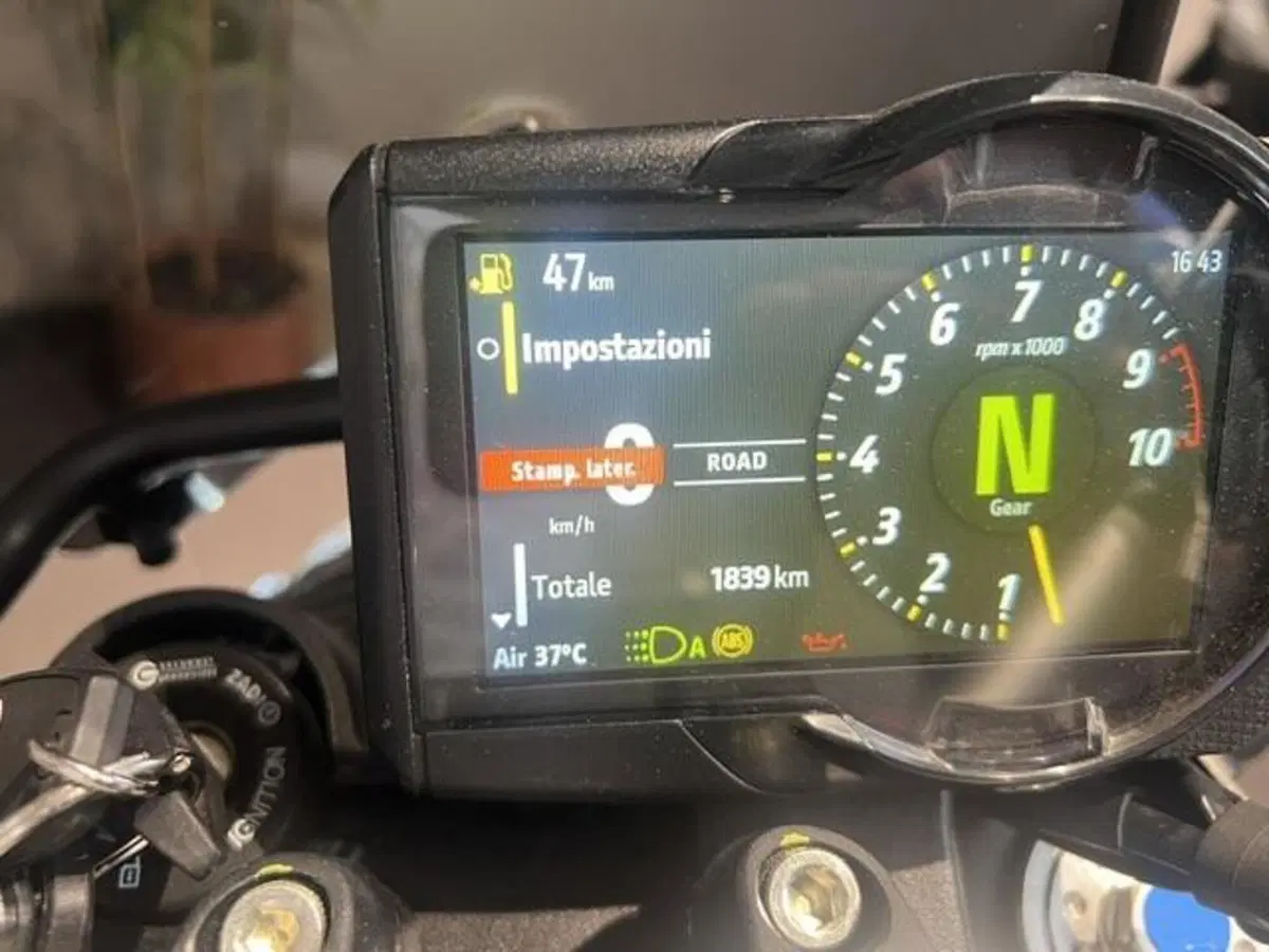 Ducati Scrambler 800 Icon Dark (2025 - 26) (3)