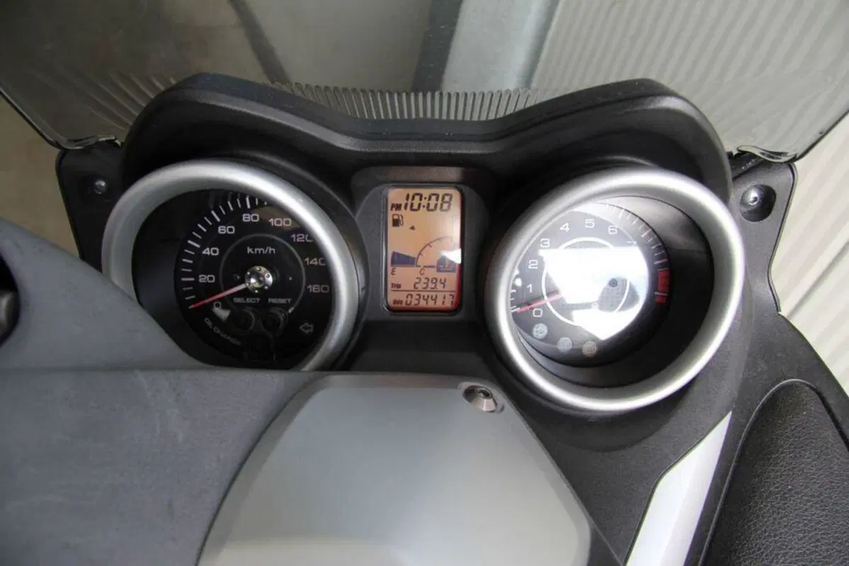 Yamaha X-Max 250 (2010 - 13) (5)