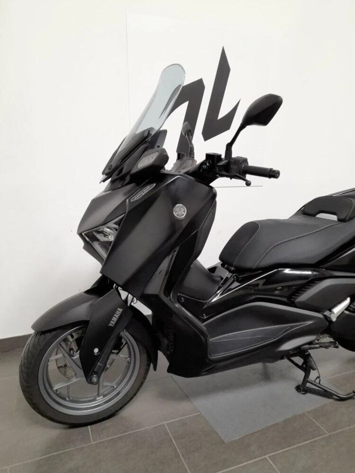 Yamaha X-Max 300 Tech Max (2021 - 24) (3)