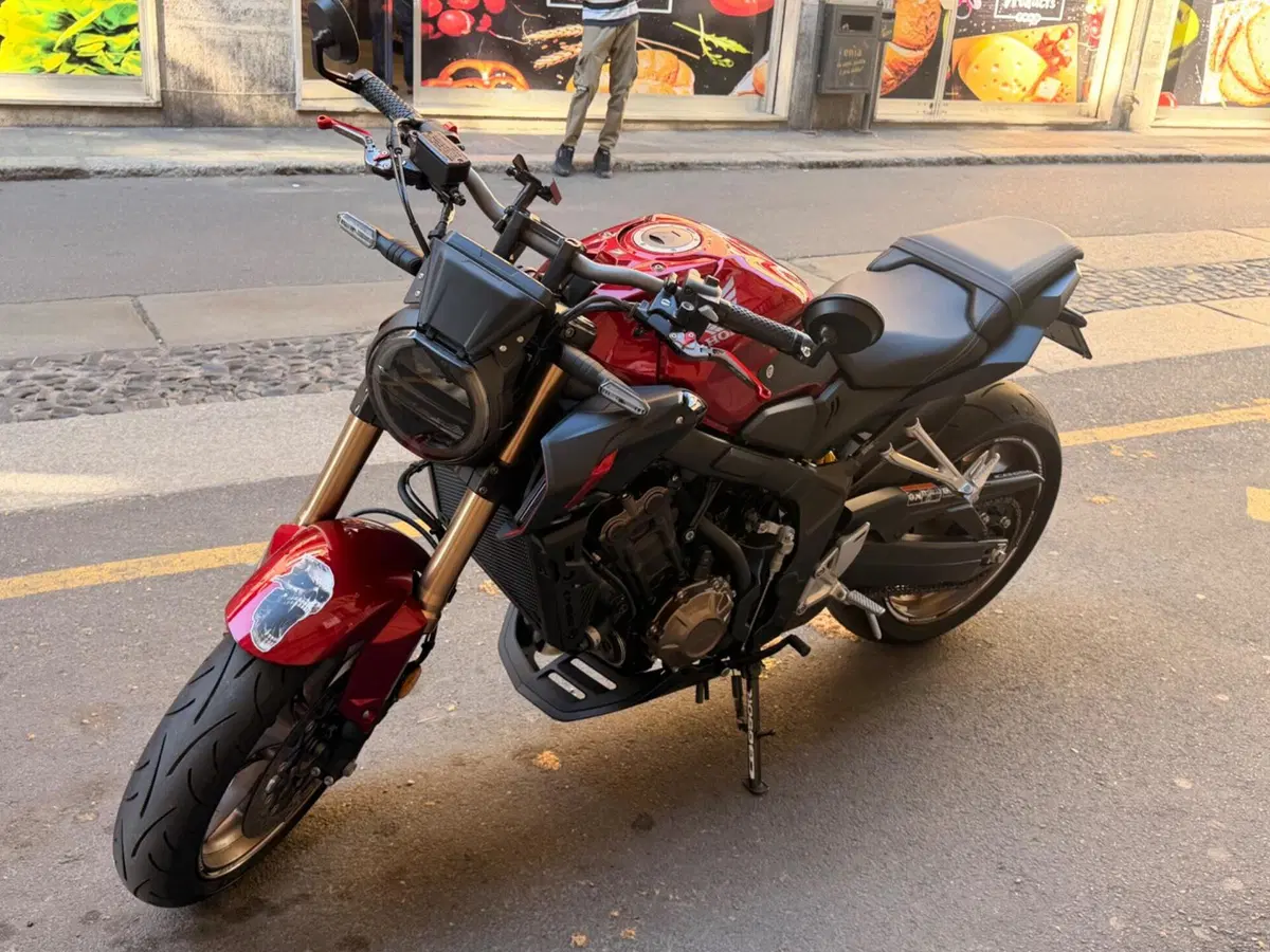 Honda CB 650 R (2021 - 23) (2)