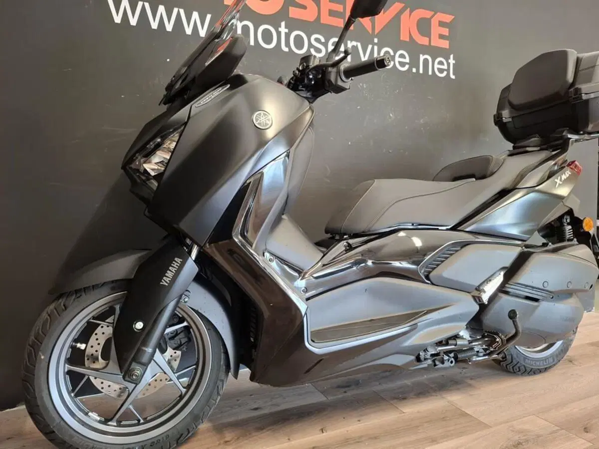 Yamaha X-Max 300 Tech Max (2021 - 24) (2)