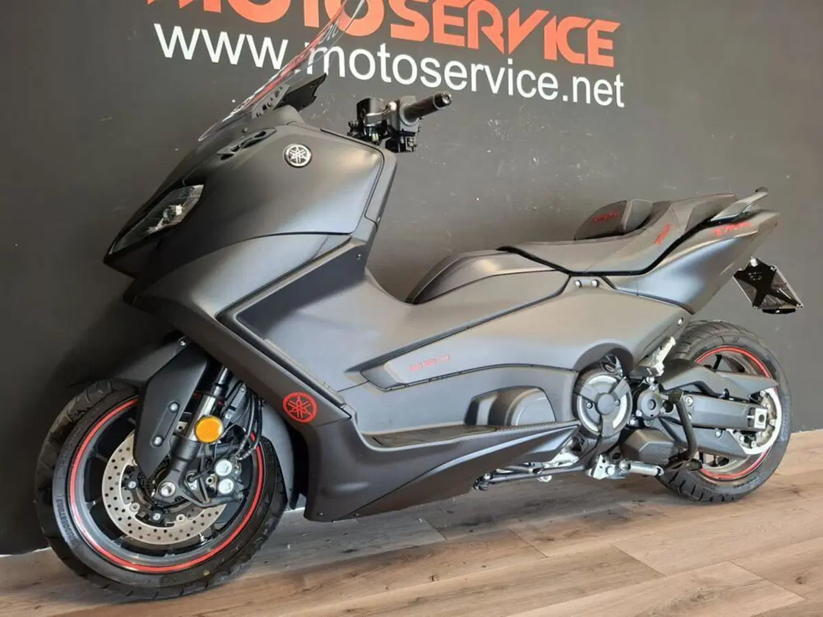 Yamaha T-Max 560 (2022 - 24) (2)