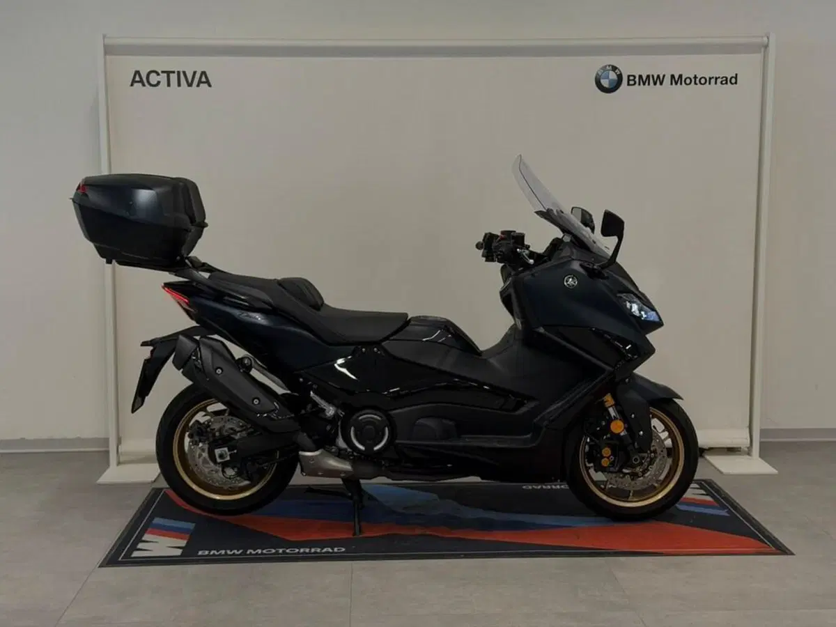 Yamaha T-Max 560 Tech Max (2022 - 24) (2)