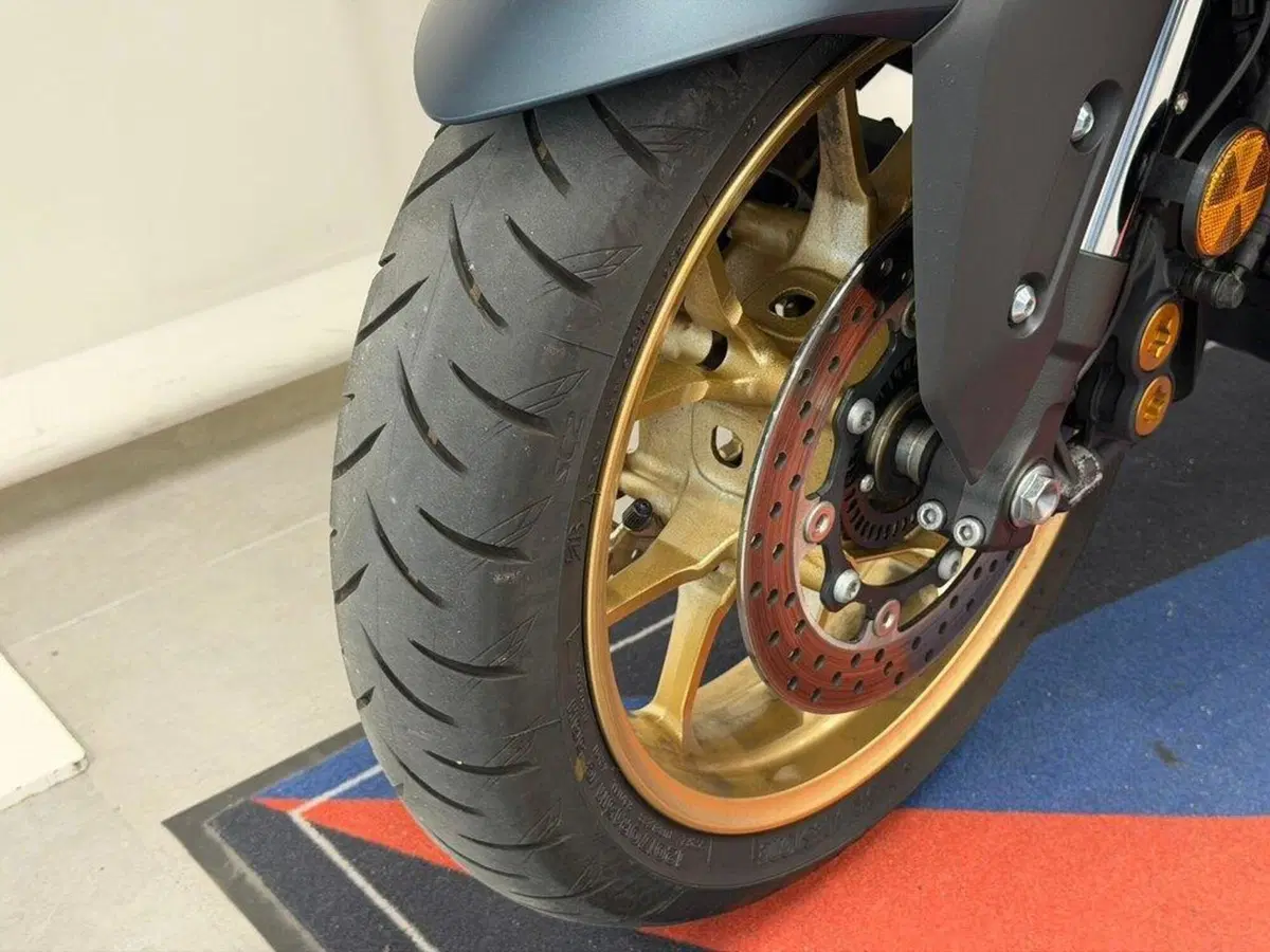Yamaha T-Max 560 Tech Max (2022 - 24) (11)