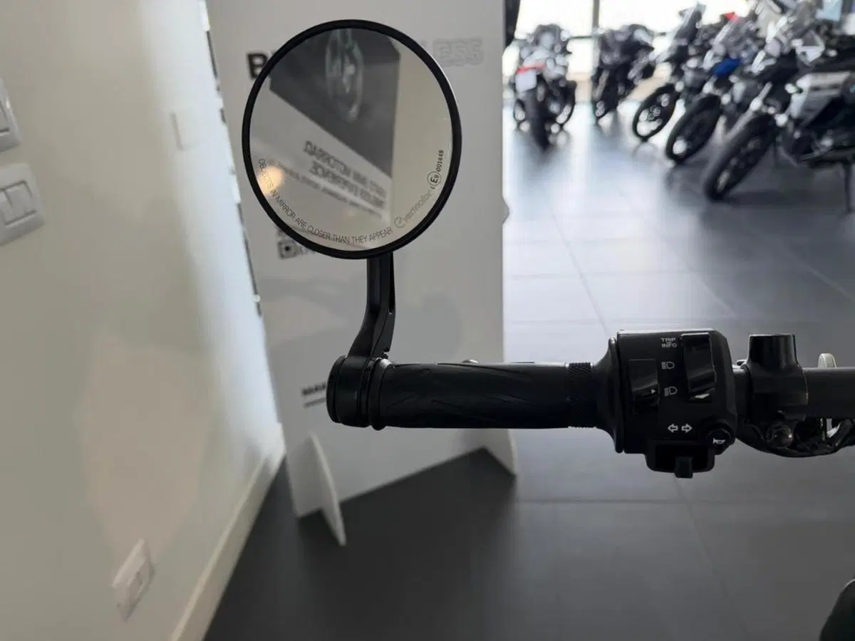 Yamaha XSR 700 (2022 - 26) (4)
