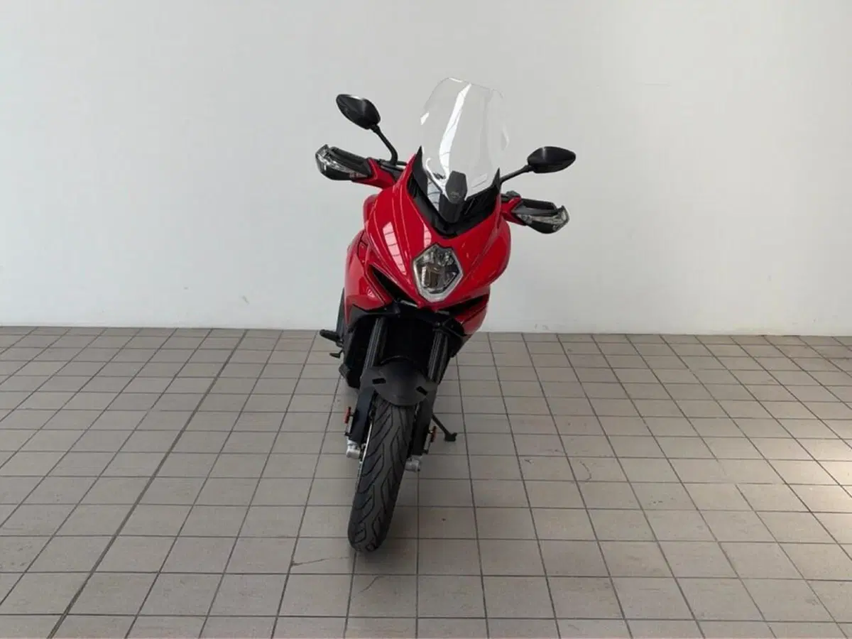 MV Agusta Turismo Veloce 800 Rosso (2021 - 23) (2)