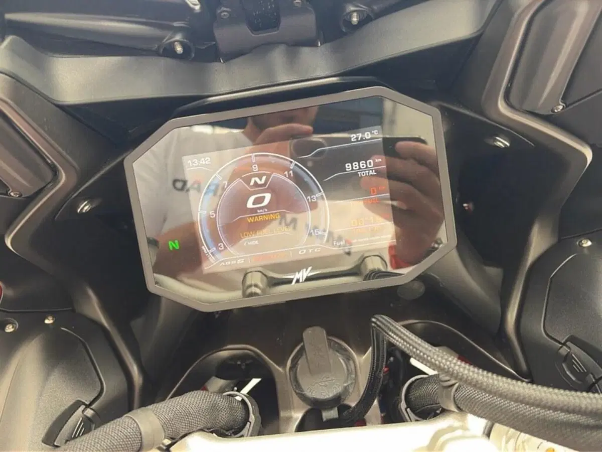 MV Agusta Turismo Veloce 800 Rosso (2021 - 23) (8)