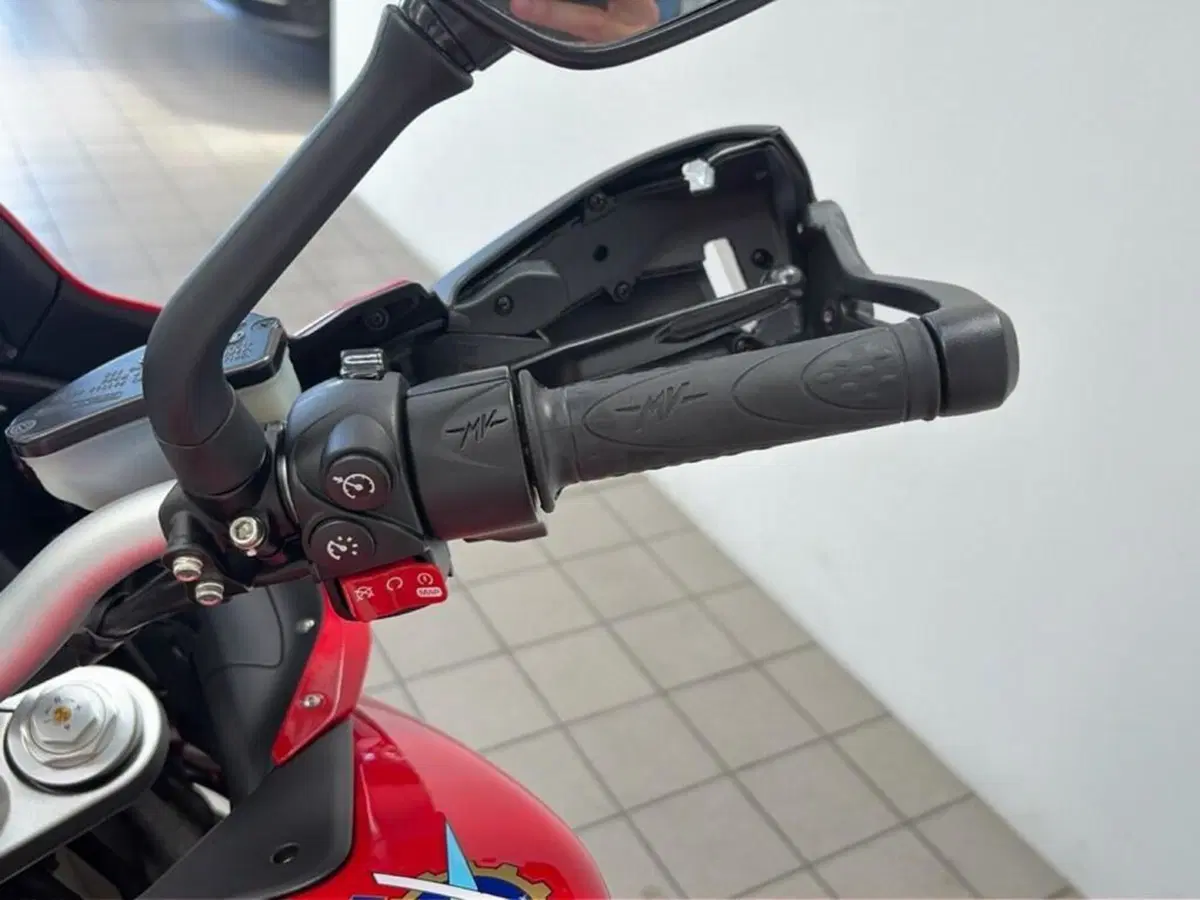 MV Agusta Turismo Veloce 800 Rosso (2021 - 23) (9)