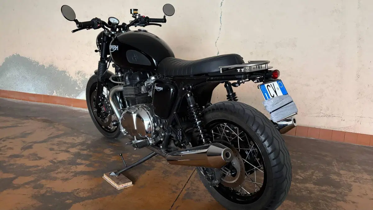 Triumph Thruxton 900 (2004 - 15) (3)