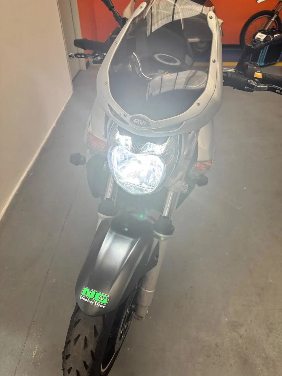 Suzuki GSR 600 (2006 - 11) (10)