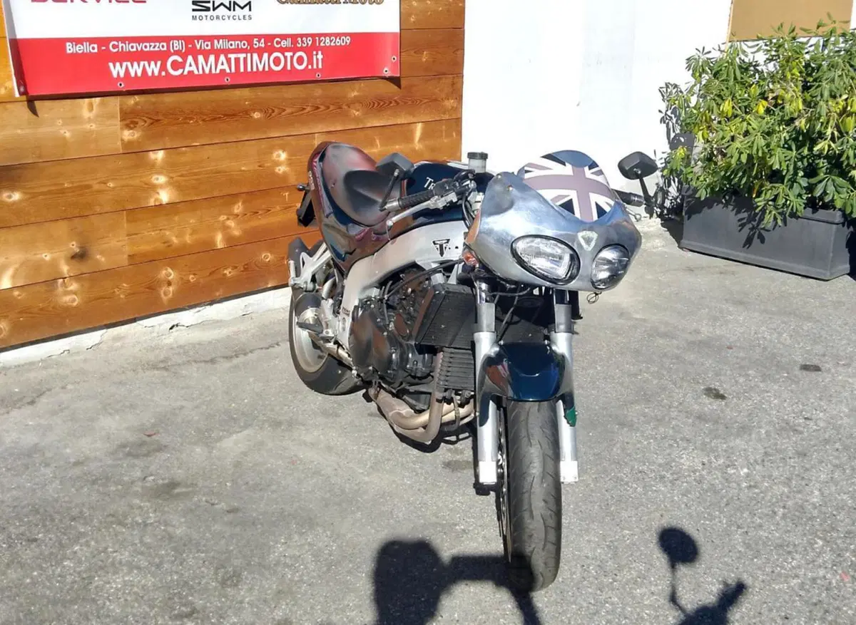 Triumph Sprint 955 ST (7)