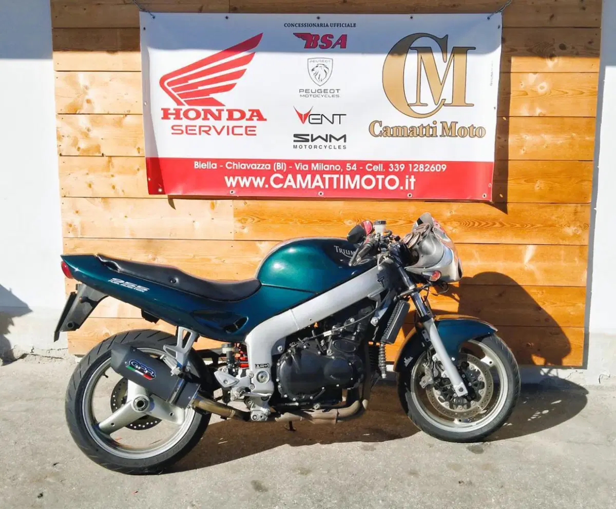 Triumph Sprint 955 ST (9)