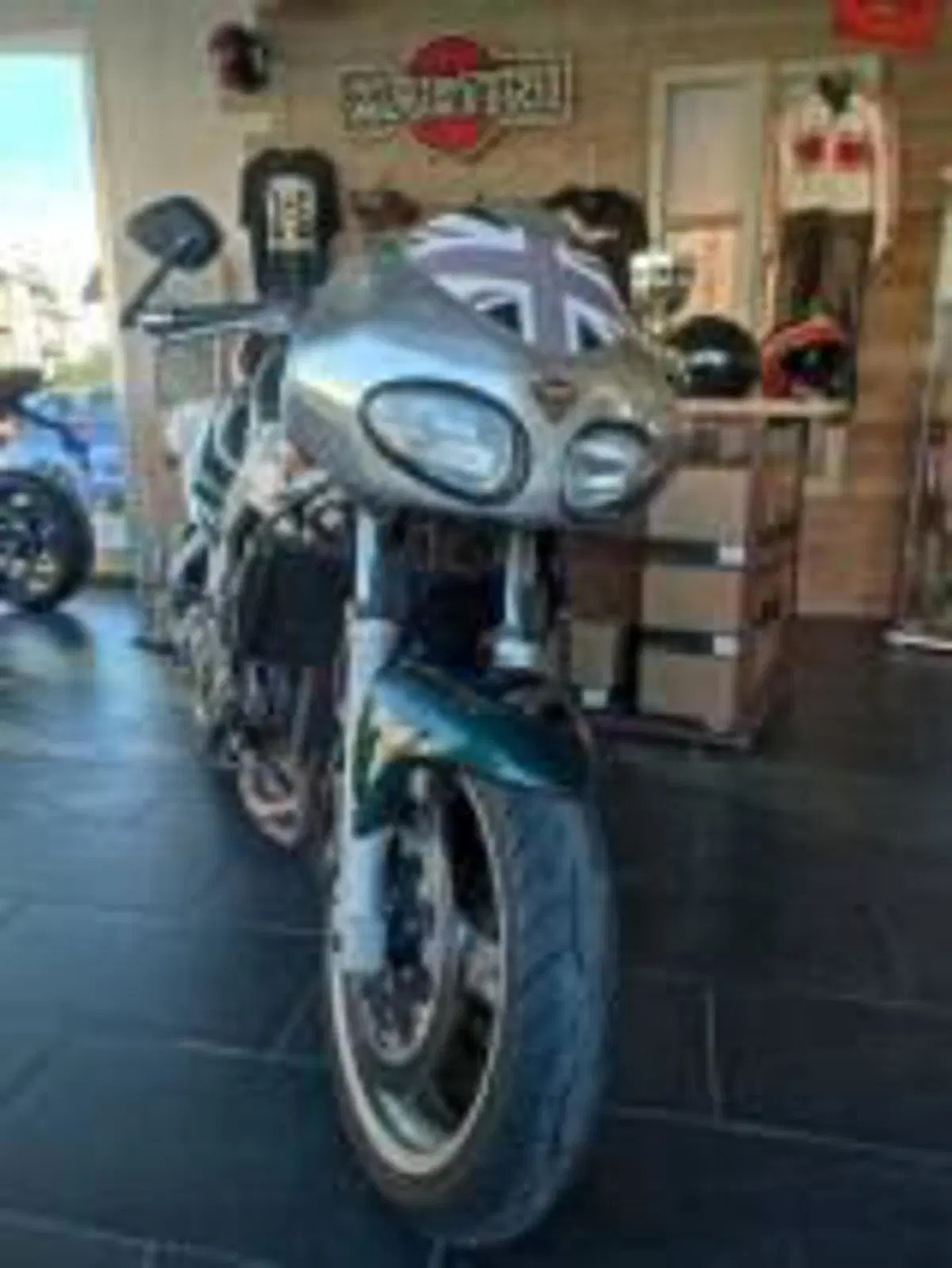 Triumph Sprint 955 ST (5)