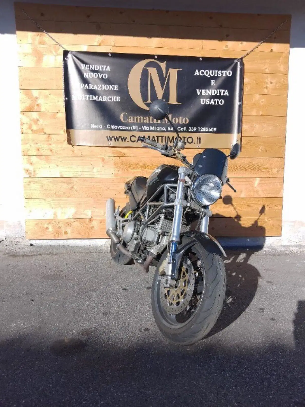 Ducati Monster 900 Dark (1999 - 02) (3)