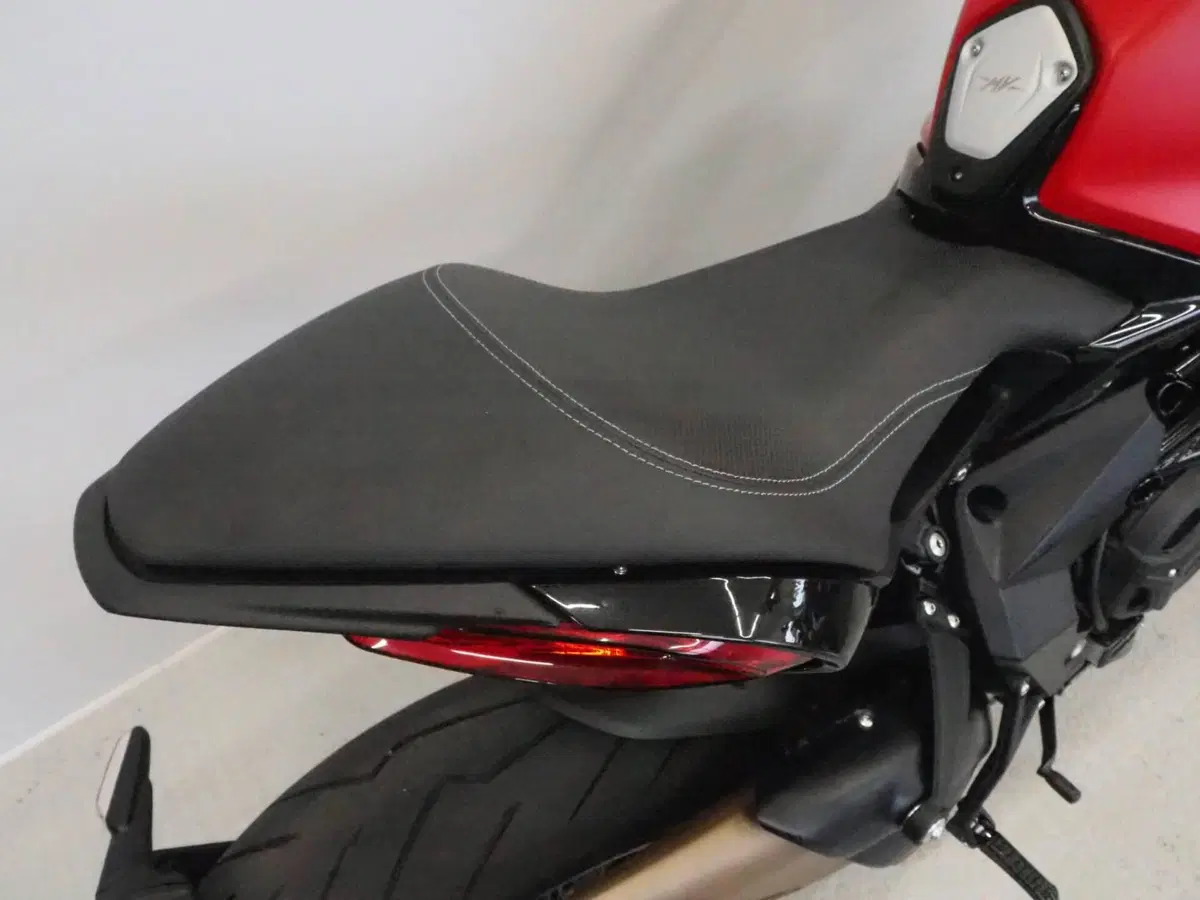 MV Agusta Dragster 800 R (2023 - 25) (5)