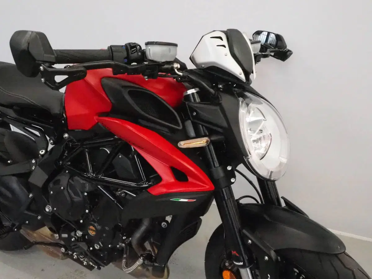 MV Agusta Dragster 800 R (2023 - 25) (6)