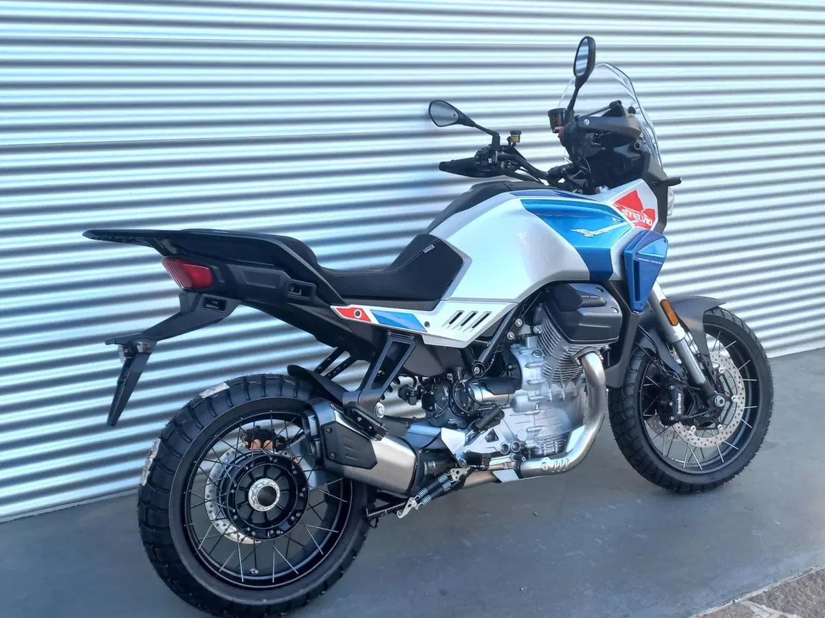 Moto Guzzi Stelvio Duecento Tributo (2025 - 26) (3)