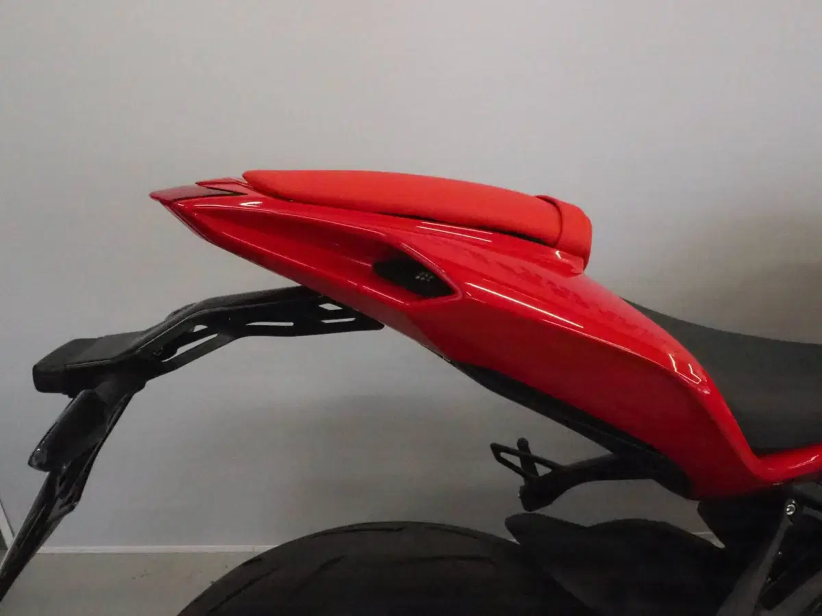 MV Agusta F3 800 R (2023 - 25) (3)