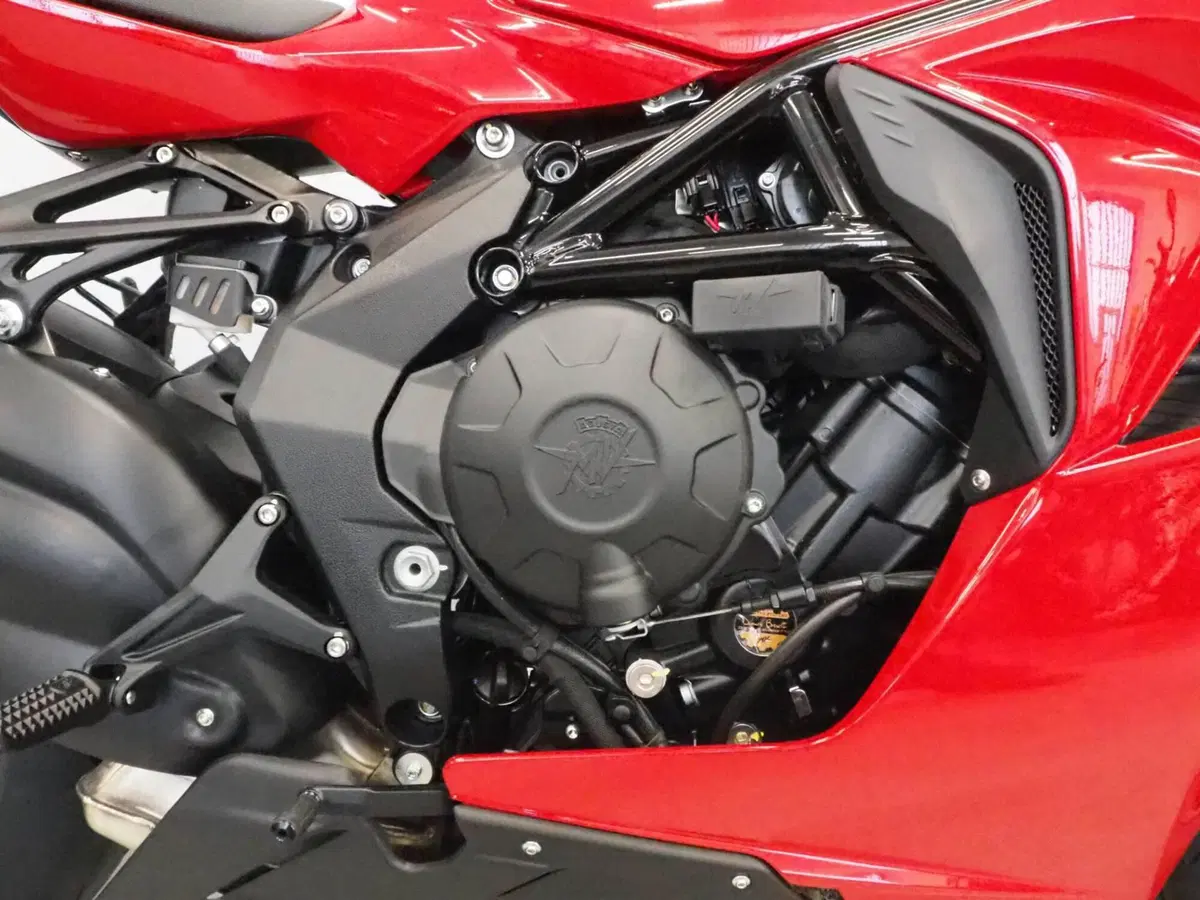 MV Agusta F3 800 R (2023 - 25) (7)
