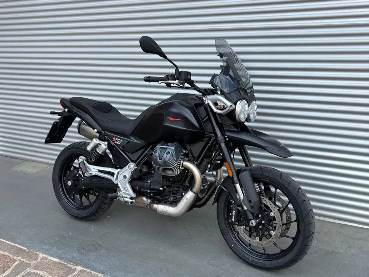 Moto Guzzi V85 Strada (2024 - 26) (3)