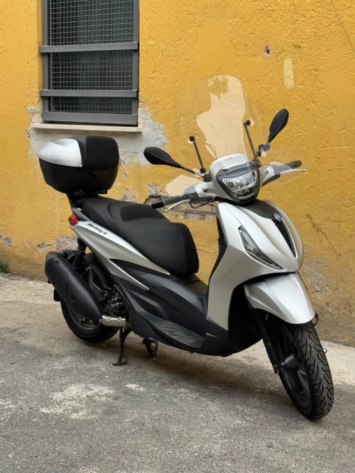 Piaggio Beverly 300 ABS-ASR (2021 - 25) (3)
