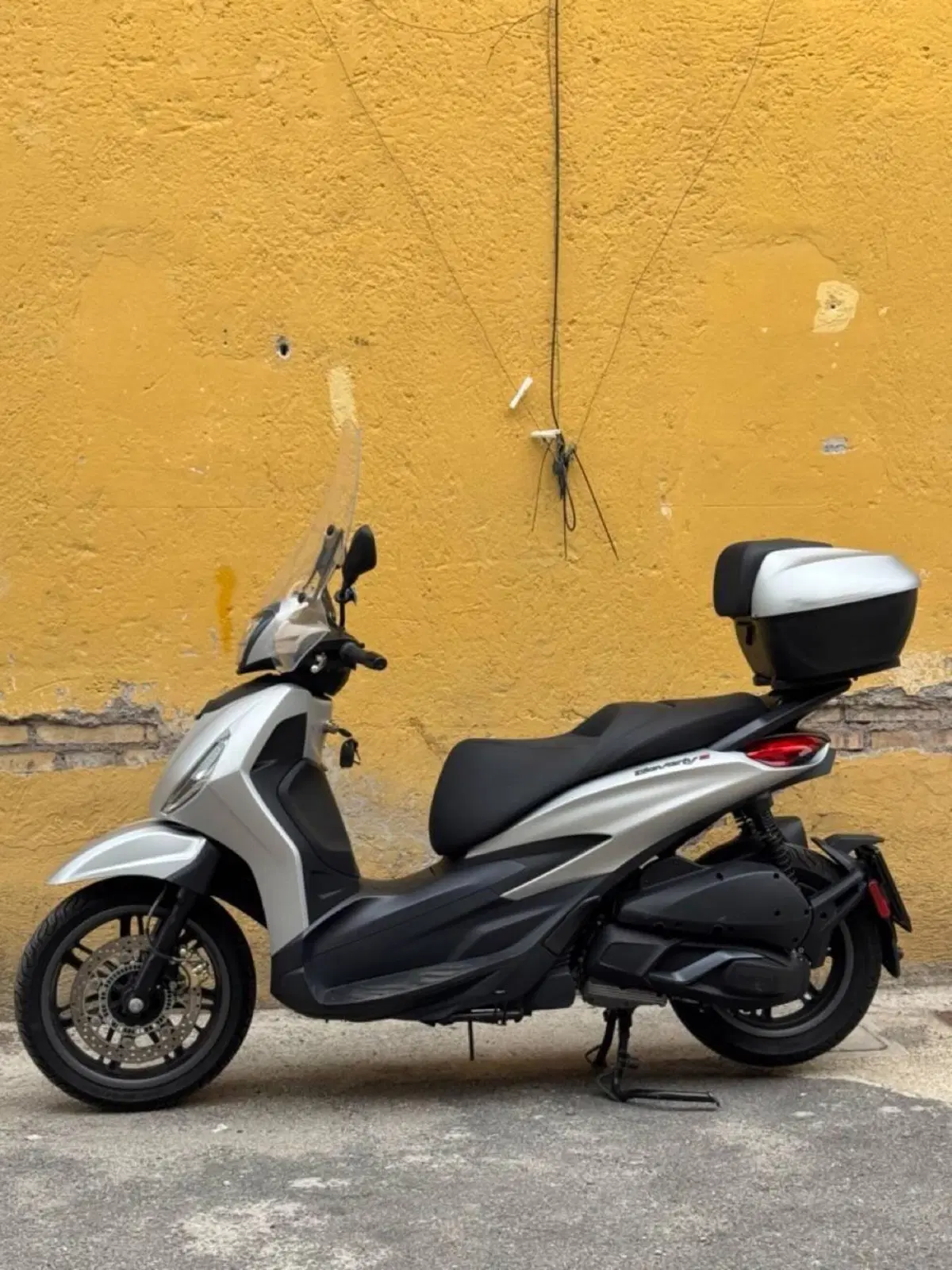 Piaggio Beverly 300 ABS-ASR (2021 - 25) (2)