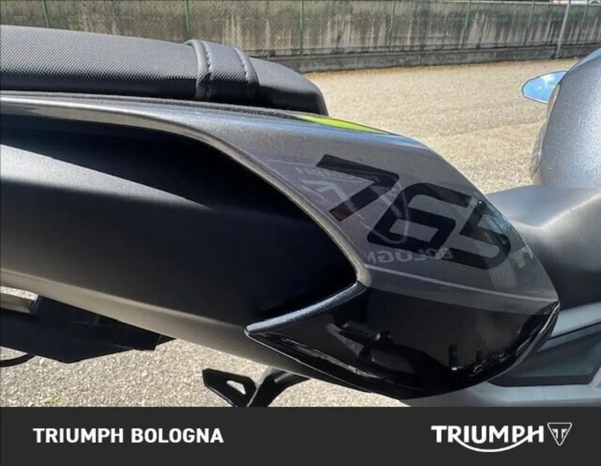 Triumph Street Triple 765 R (2023 - 26) (3)