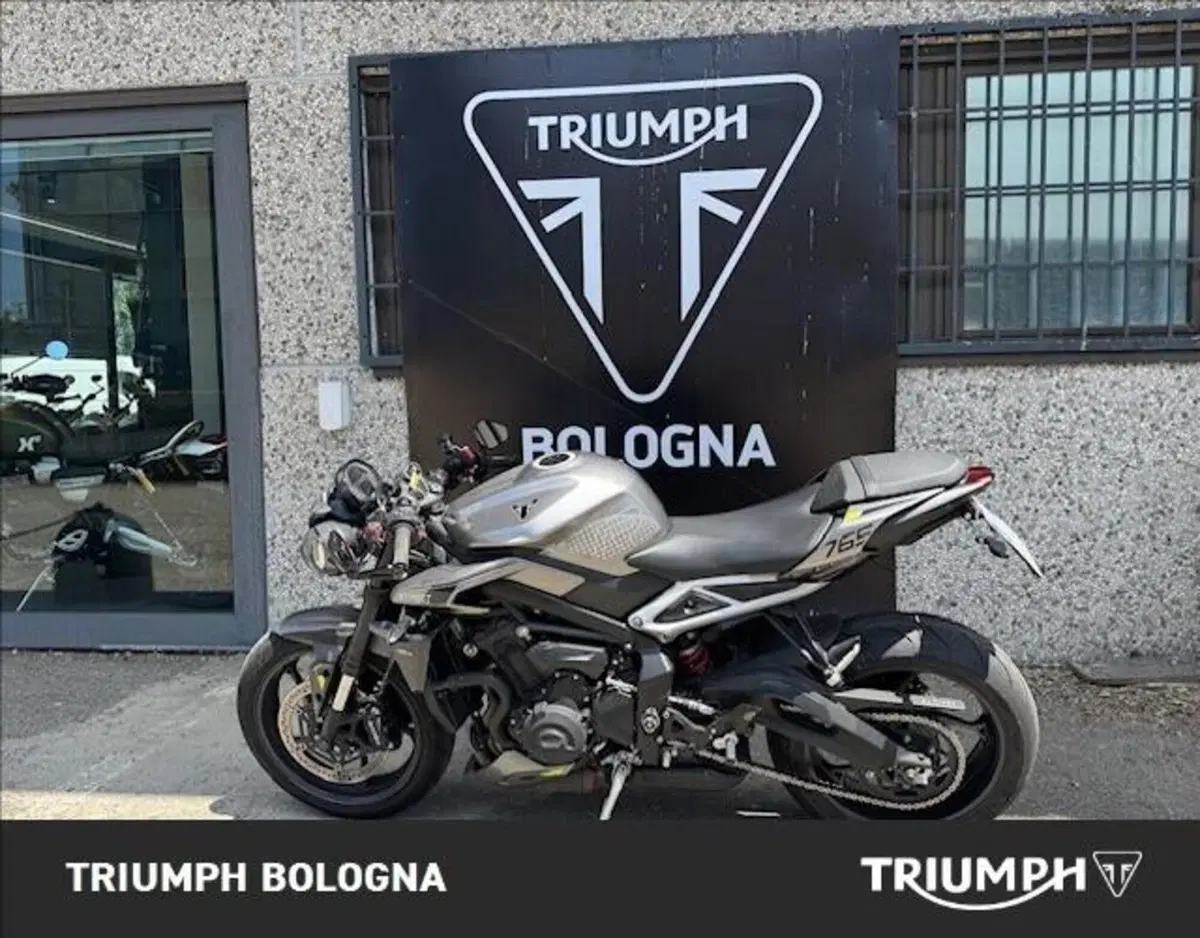 Triumph Street Triple 765 R (2023 - 26) (9)