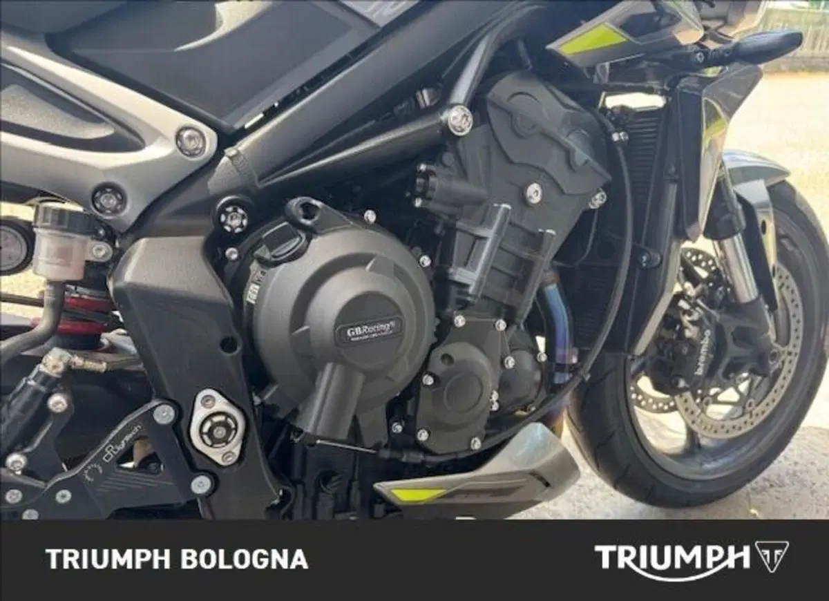 Triumph Street Triple 765 R (2023 - 26) (4)