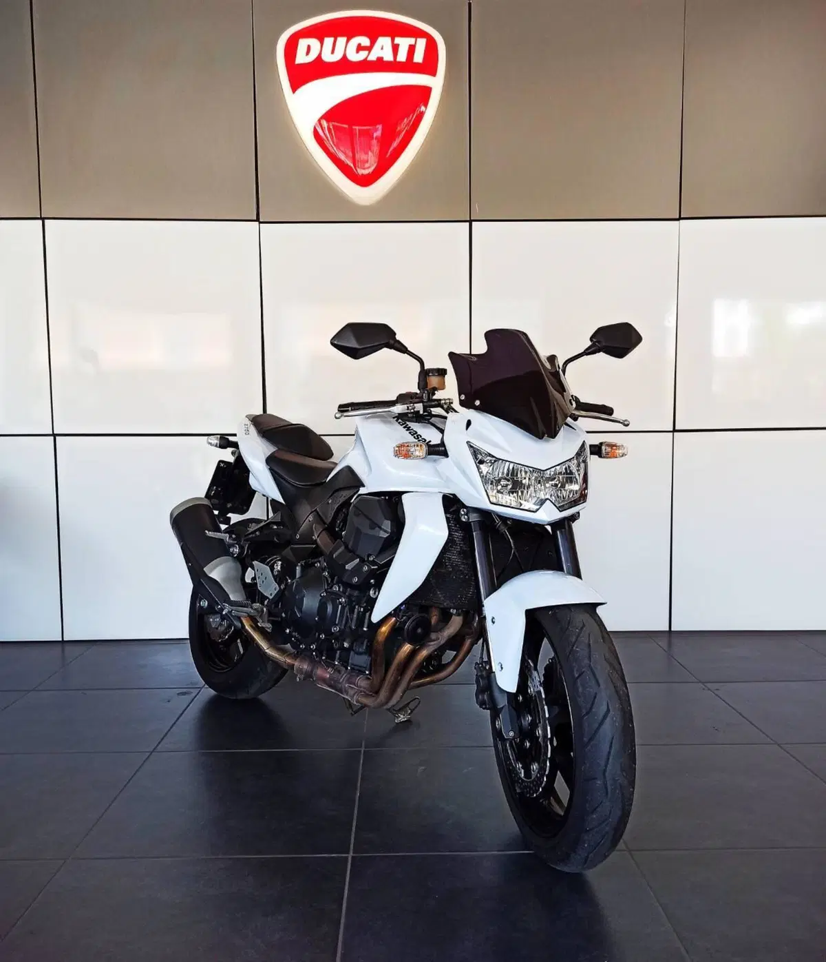 Kawasaki Z 750 R (2011 - 14) (2)