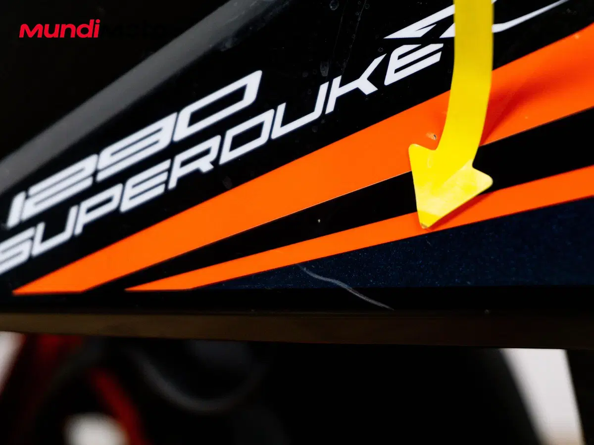 KTM 1290 Super Duke R (2020) (12)