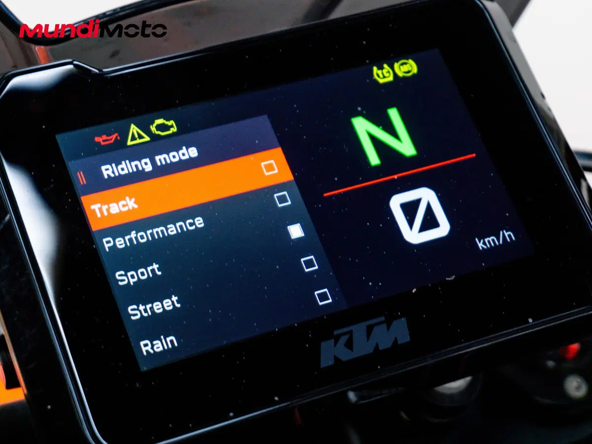 KTM 1290 Super Duke R (2020) (14)