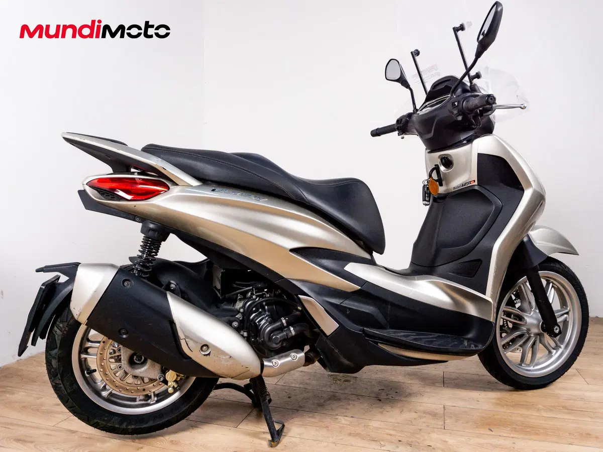 Piaggio Beverly 300 i.e. ABS-ASR (2016 - 20) (3)