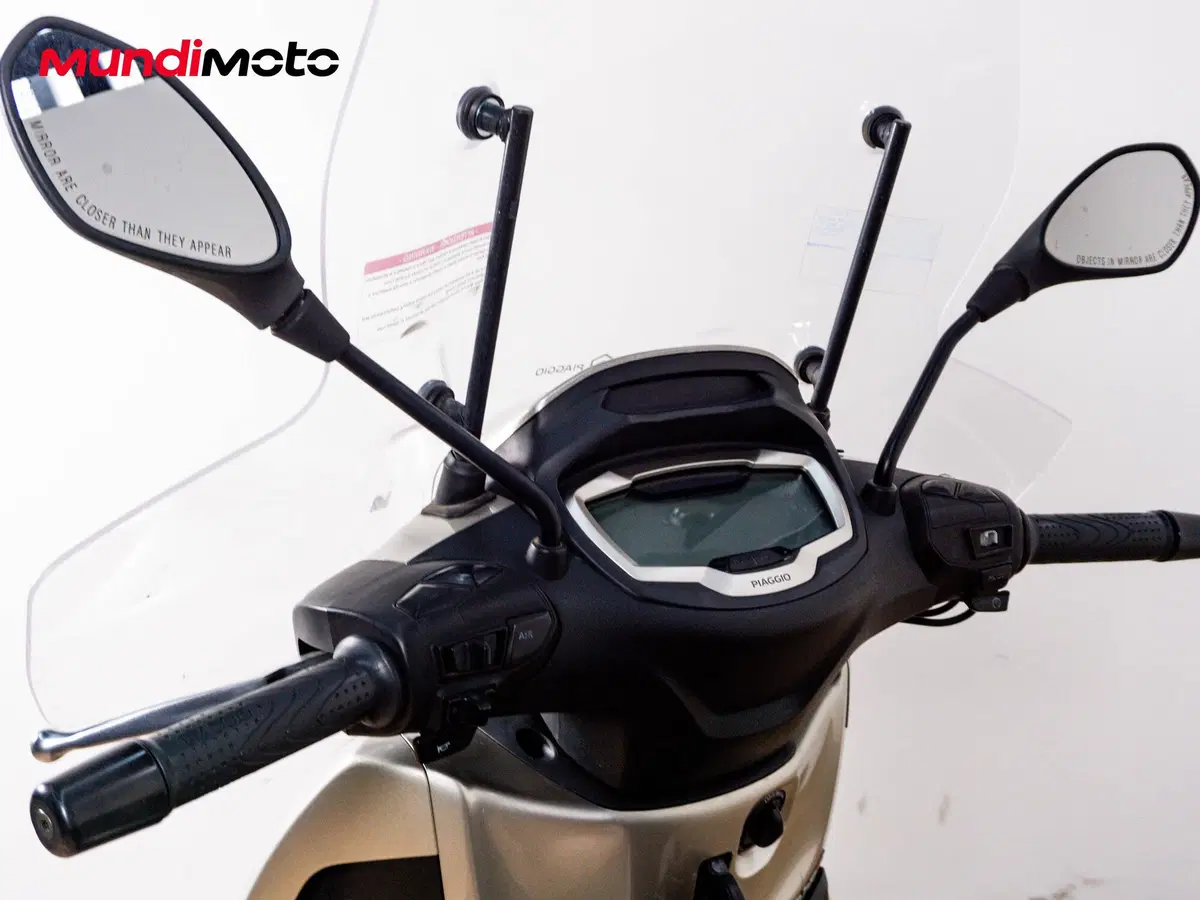 Piaggio Beverly 300 i.e. ABS-ASR (2016 - 20) (11)