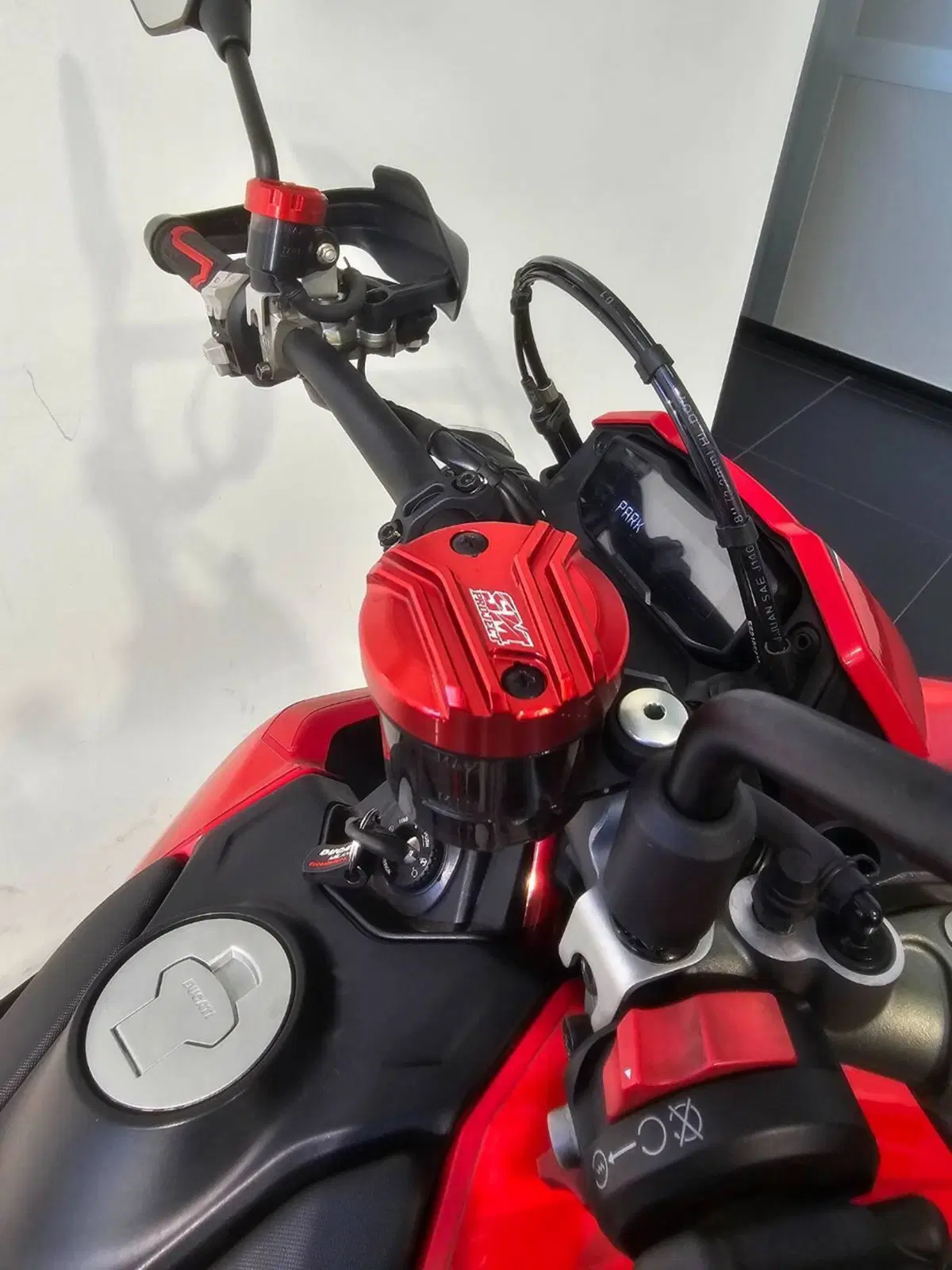 Ducati Hypermotard 698 Mono (2024 - 26) (5)