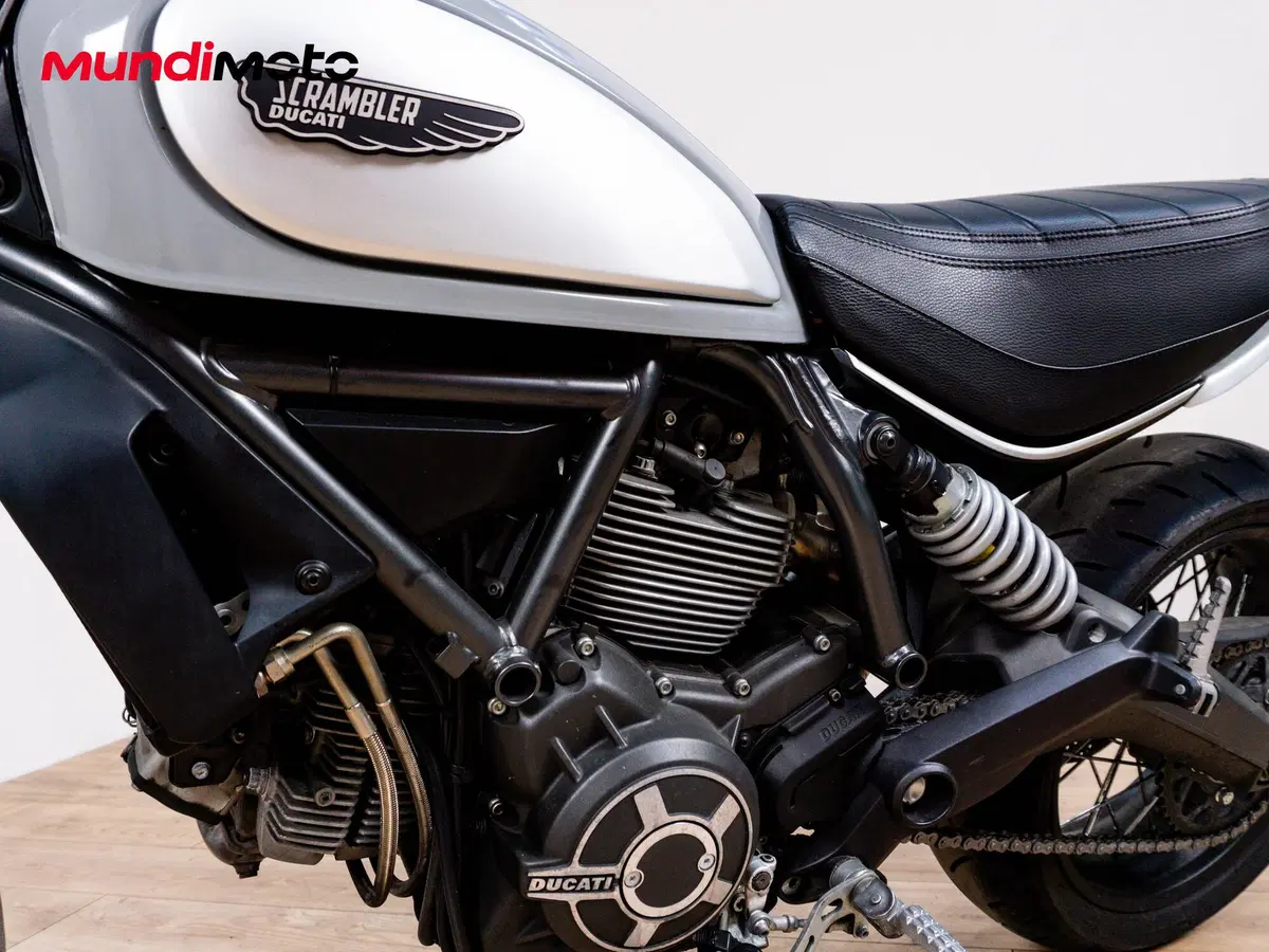 Ducati Scrambler 800 Icon Dark (2020) (9)